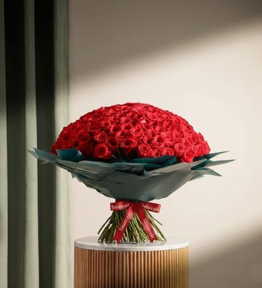 Love Red 250 Flowers Bouquet 