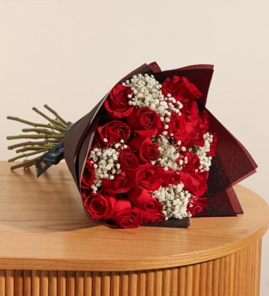 Romantic 25 Red Flowers