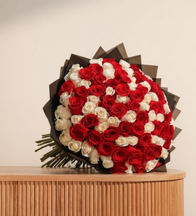 Büyülü 100 Kırmızı Beyaz Aşk